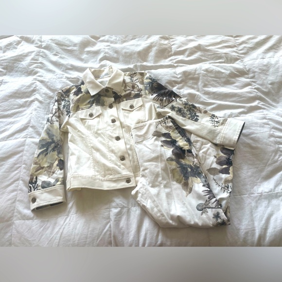 Donna Degnan Pants - Donna Degnan White Floral Print Jacket & Pants Set Women’s Size 4 Cotton Blend